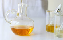 Load image into Gallery viewer, Turmeric Oil, Vitamin C, Cold Pressed, Organic, Anti-inflammatory, Hyperpigmentation, 2 oz